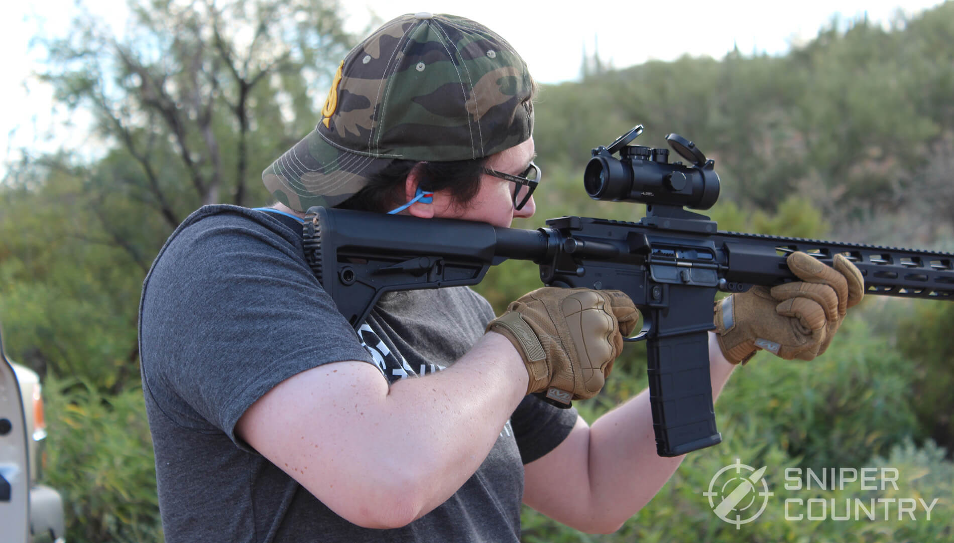 Mechanix M-Pact AR-15 Shooting