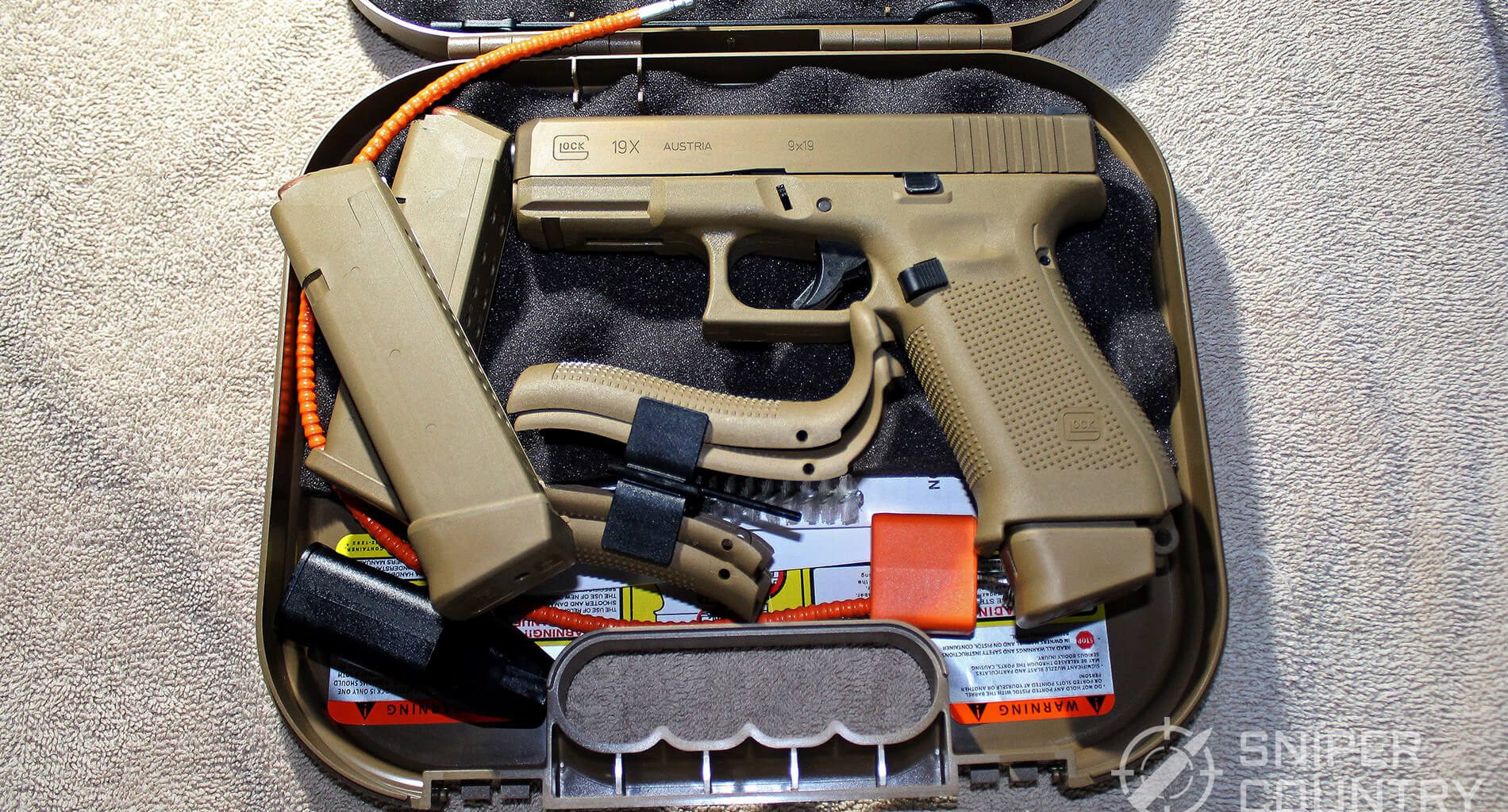 Glock G19X in case