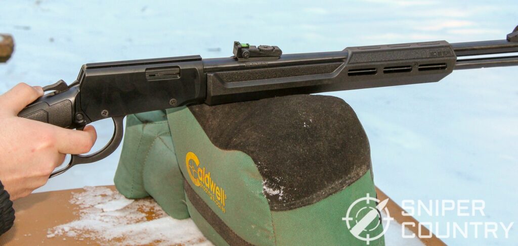 22 lever action rifle on bag (black)