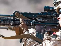 Marine firing M4-min