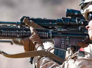 Marine firing M4-min