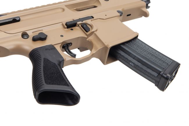 SIG MPX Copperhead - Pistol grip and magazine